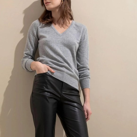 NEW  Lord & Taylor 100% 2-Ply Cashmere Sweater Purchased at Husdon Bay. - Picture 2 of 16